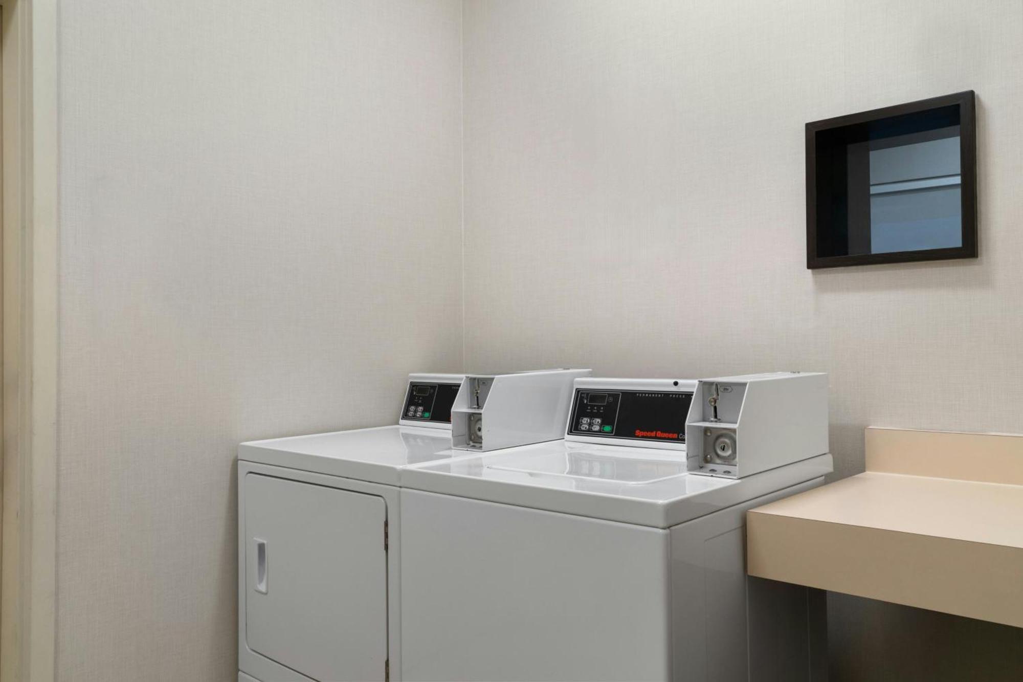 Courtyard By Marriott Fayetteville Fort Liberty - Spring Lake Eksteriør billede
