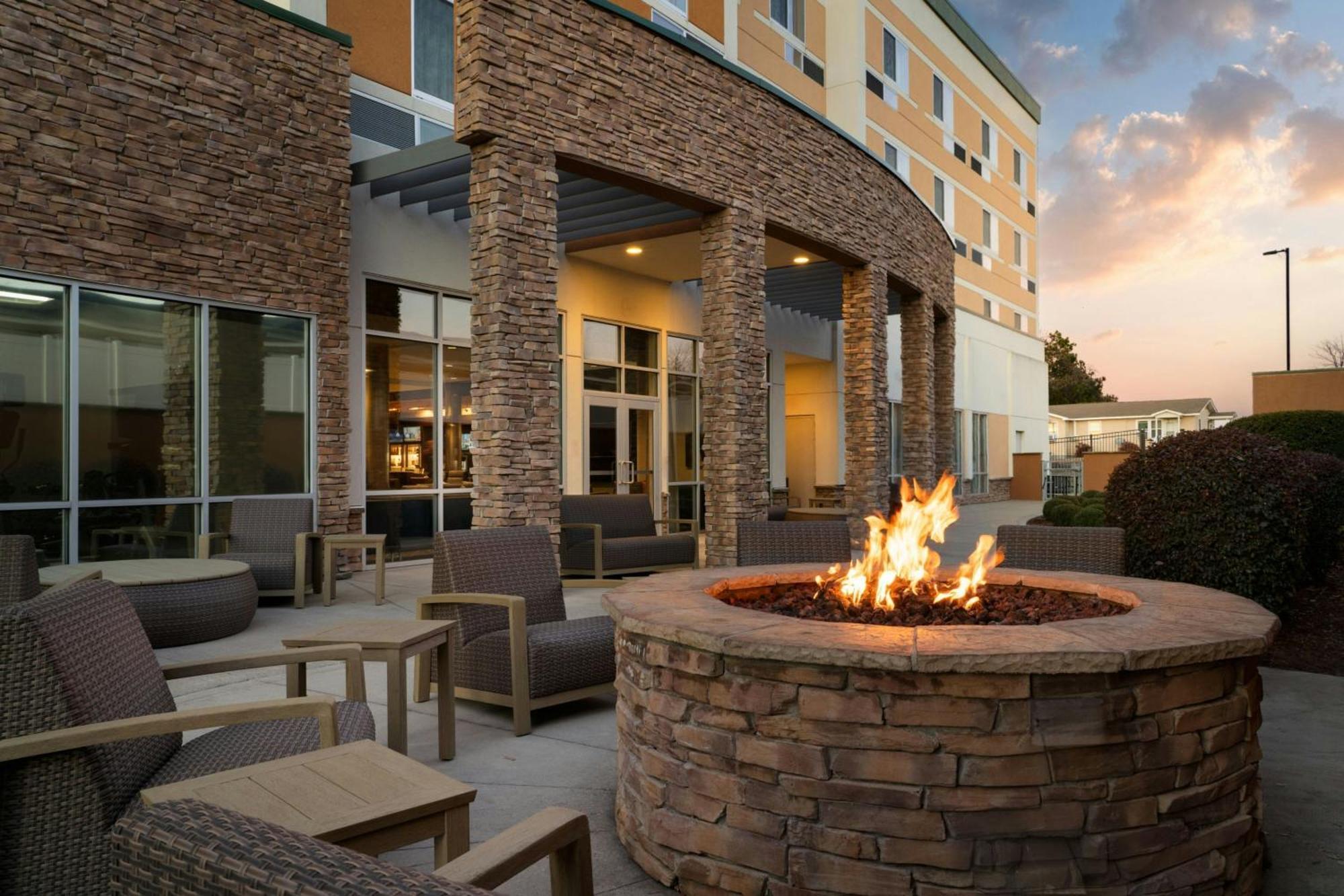 Courtyard By Marriott Fayetteville Fort Liberty - Spring Lake Eksteriør billede