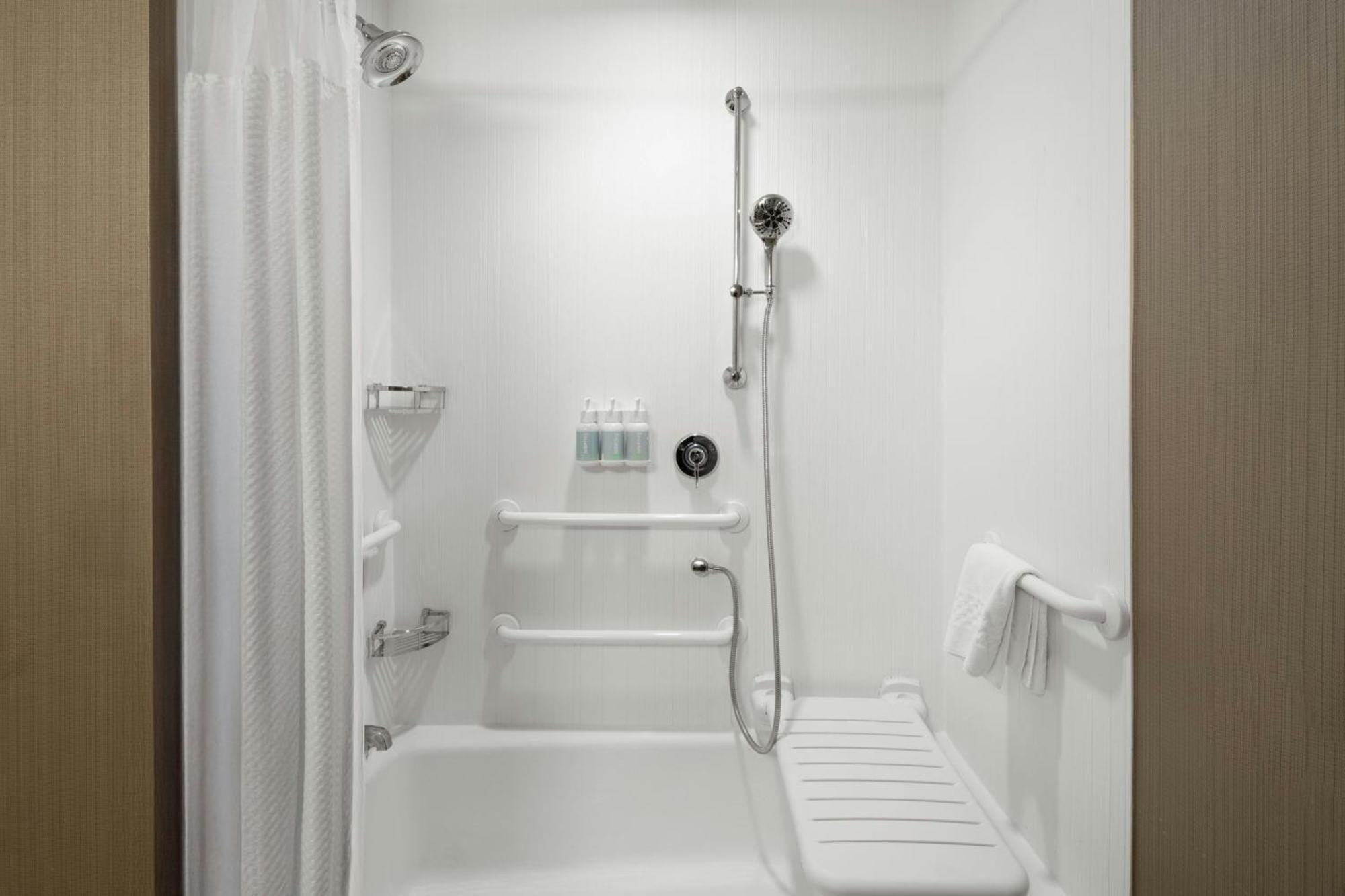 Courtyard By Marriott Fayetteville Fort Liberty - Spring Lake Eksteriør billede