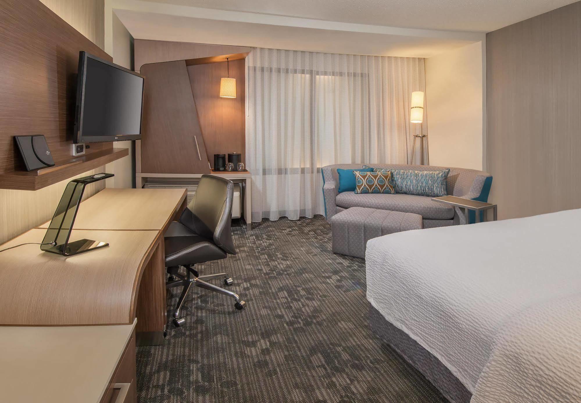 Courtyard By Marriott Fayetteville Fort Liberty - Spring Lake Eksteriør billede